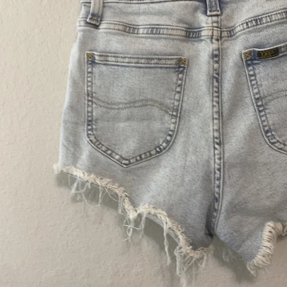 Lee Light Wash High Rise Cut Off Jean Shorts - Picture 2 of 12